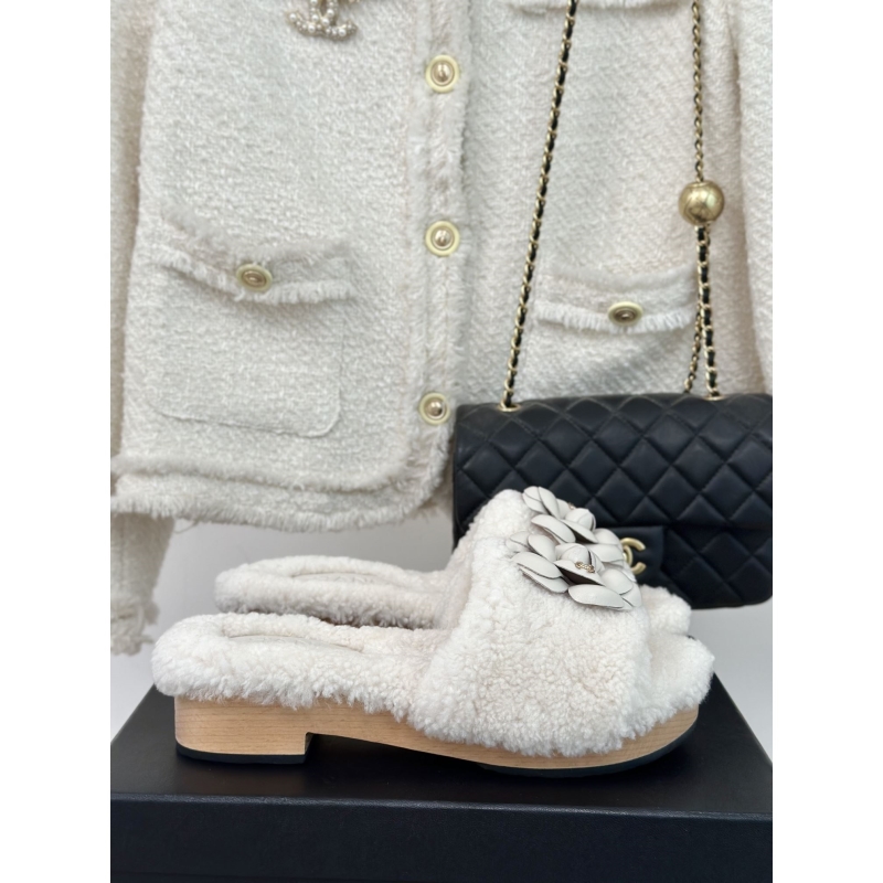 Ch*el slippers